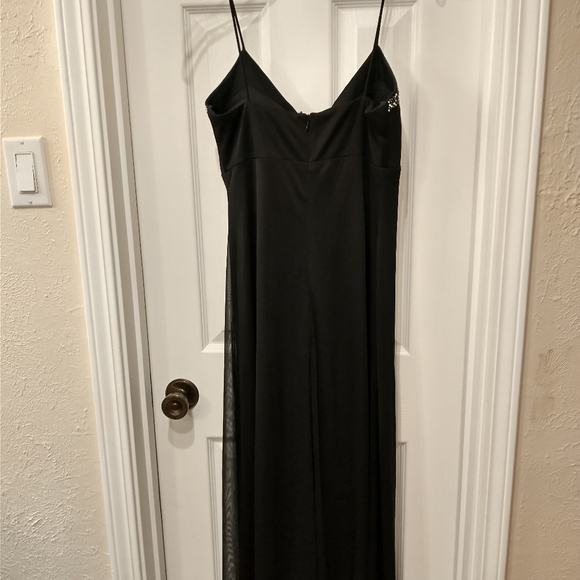 Chiffon gown/dress for prom, recital, wedding guest (black tie) - Picture 3 of 3
